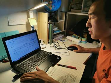 教师在线批改员工提交的实验报告